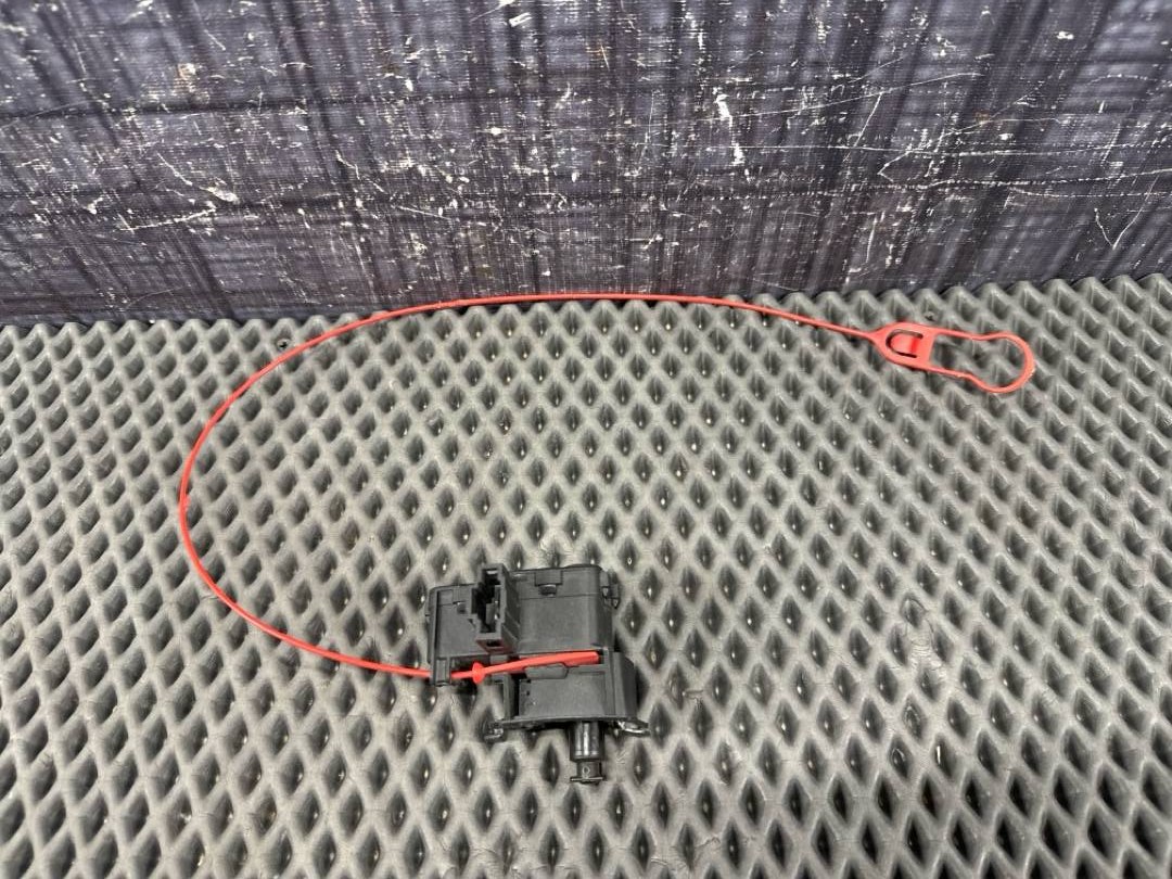 Замок лючка бензобака, 1760 рублей, Красноярск