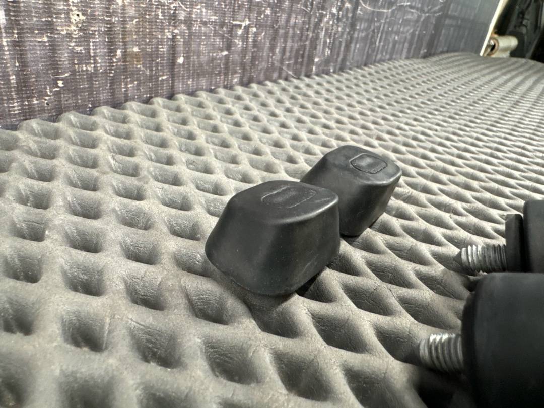 Упор багажника, 680 рублей, Красноярск