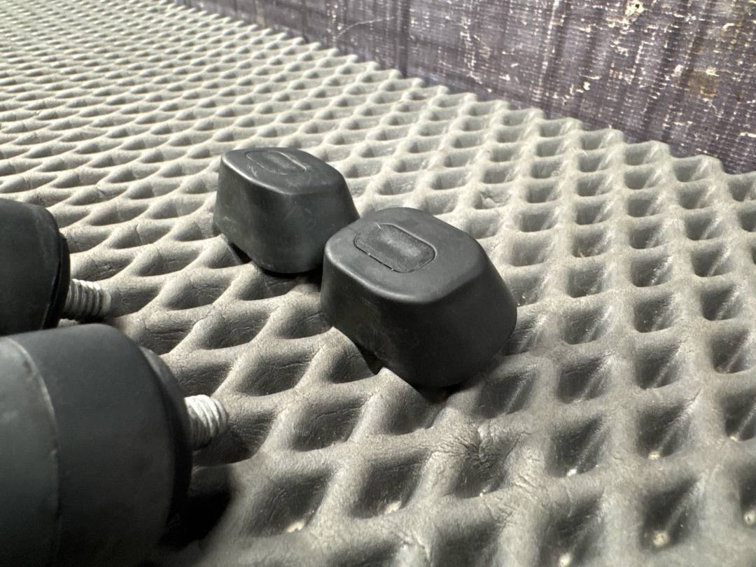 Упор багажника, 680 рублей, Красноярск