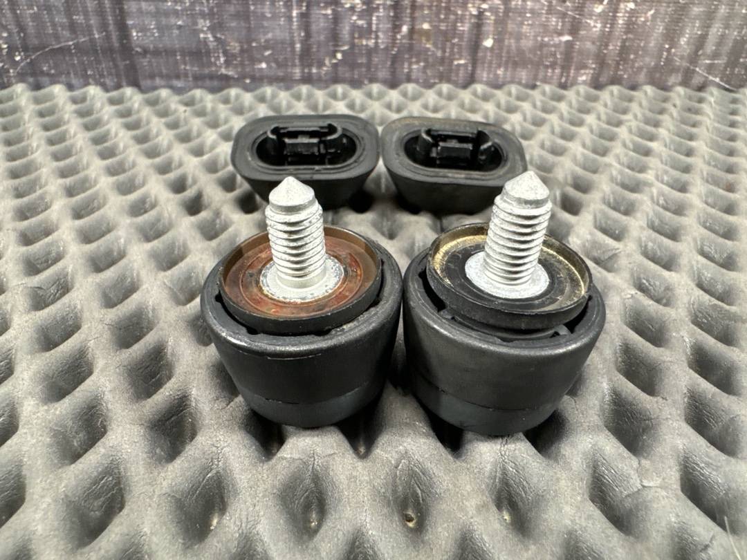 Упор багажника, 680 рублей, Красноярск