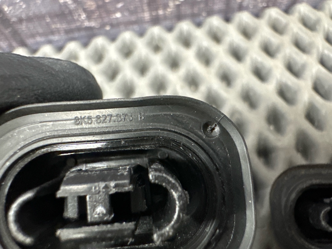 Упор багажника, 680 рублей, Красноярск