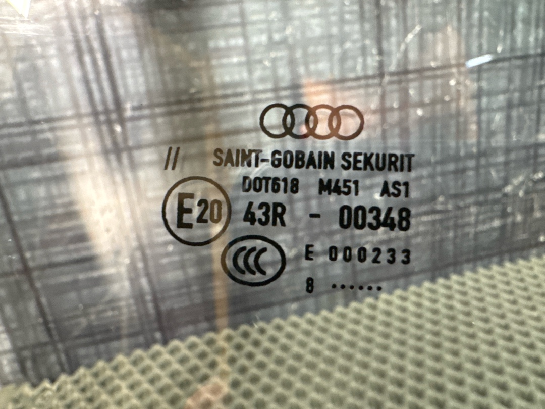 Стекло лобовое, 9840 рублей, Красноярск