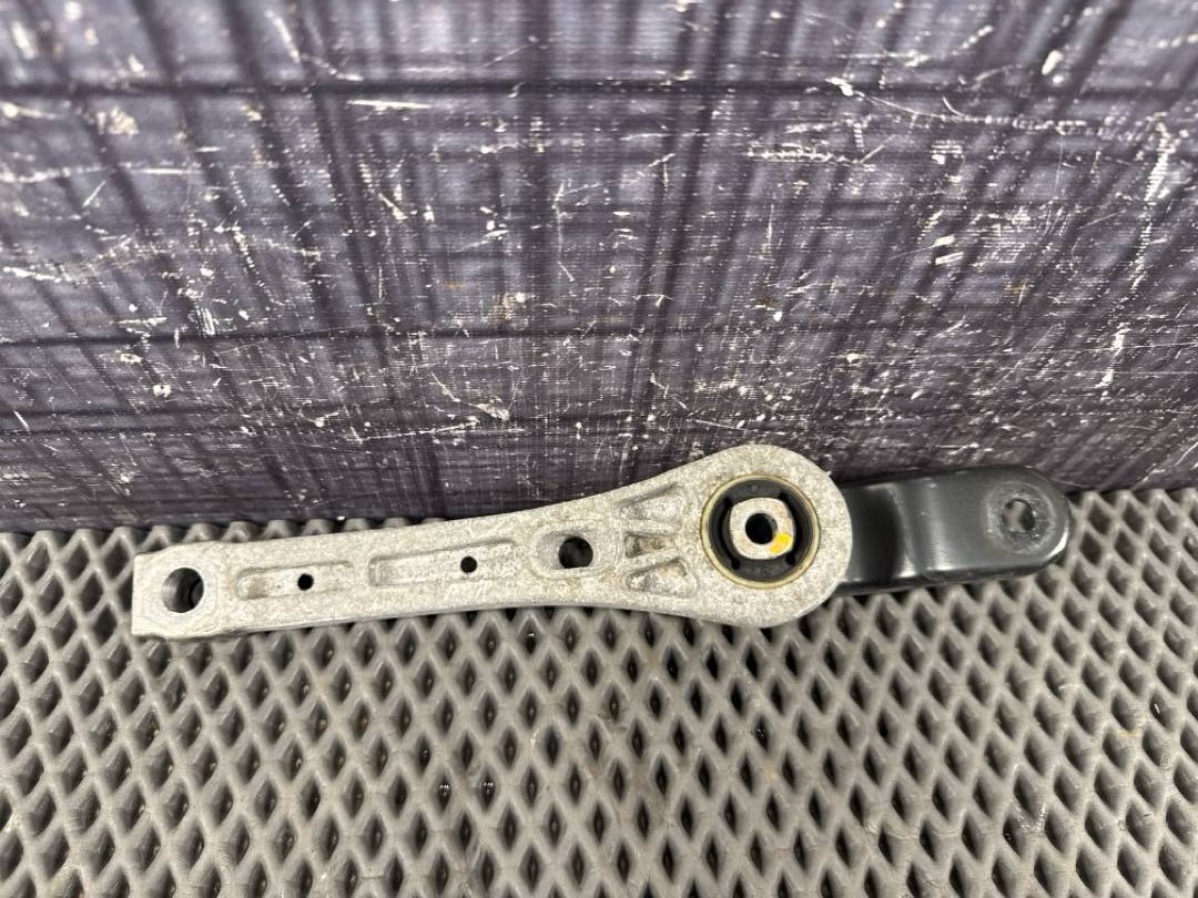 Опора двигателя, 970 рублей, Красноярск