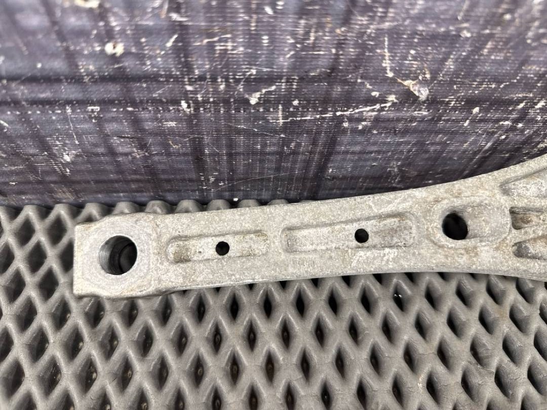 Опора двигателя, 970 рублей, Красноярск