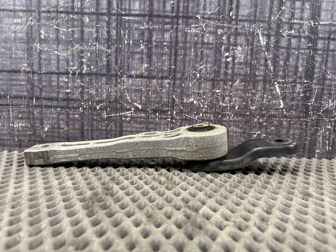 Опора двигателя, 970 рублей, Красноярск