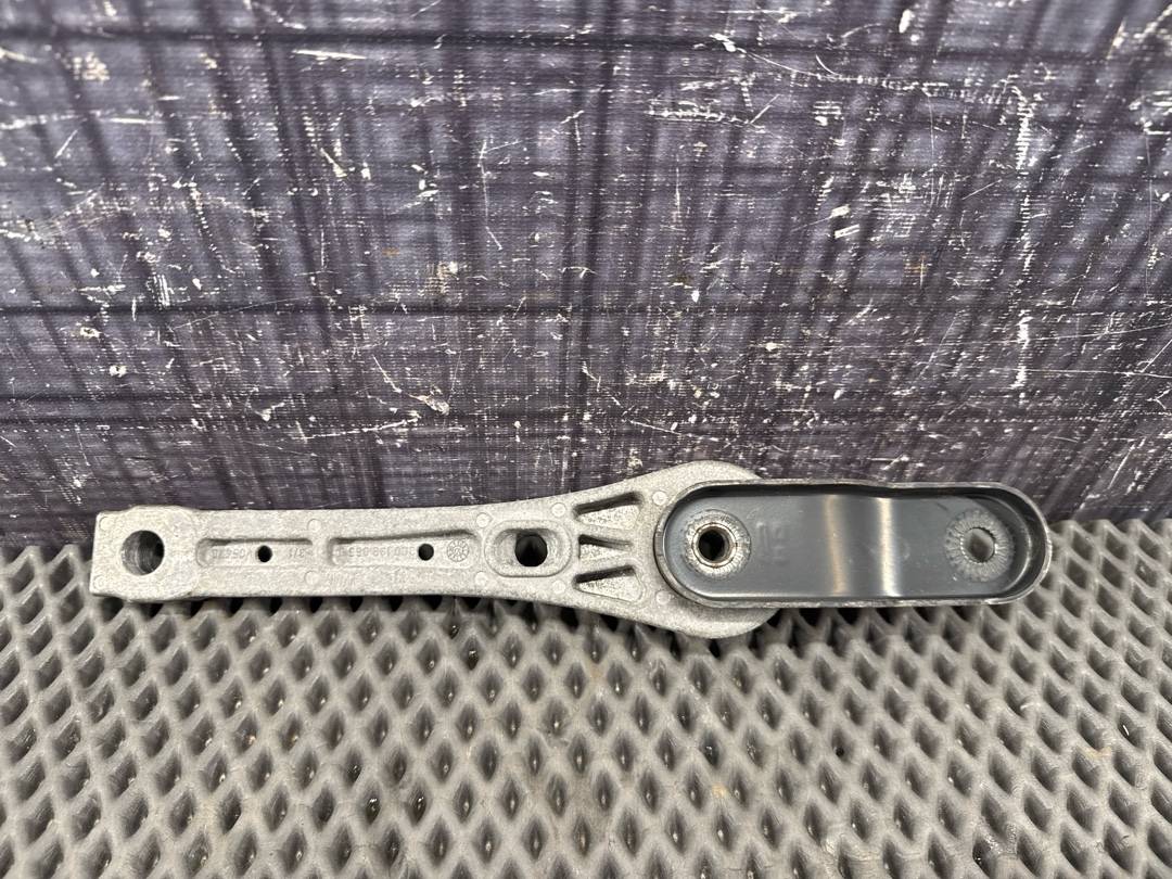 Опора двигателя, 970 рублей, Красноярск