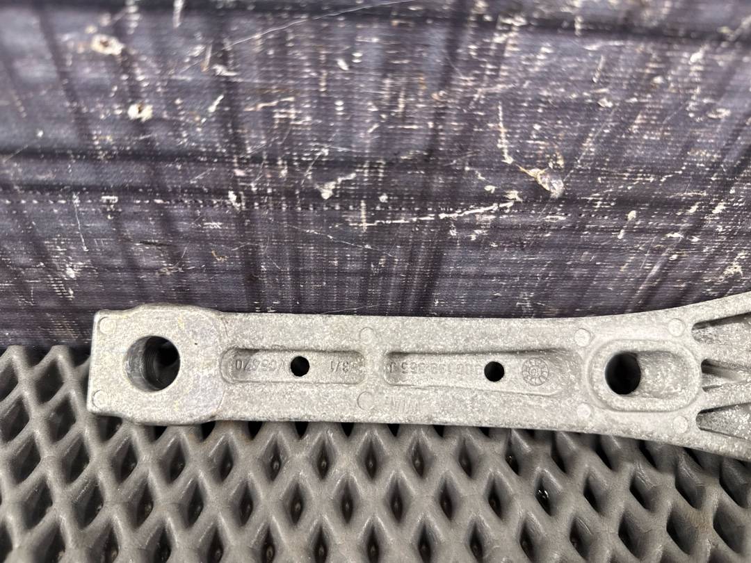 Опора двигателя, 970 рублей, Красноярск