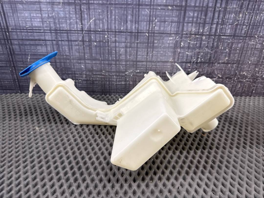 Бачок омывателя, 3370 рублей, Красноярск