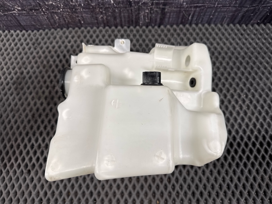 Бачок омывателя, 3370 рублей, Красноярск