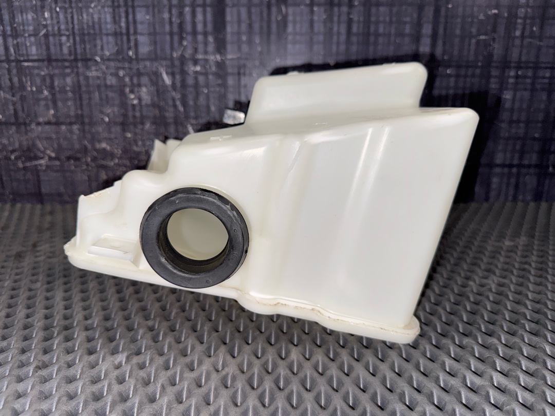 Бачок омывателя, 3370 рублей, Красноярск