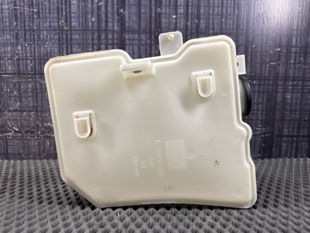 Бачок омывателя, 3370 рублей, Красноярск