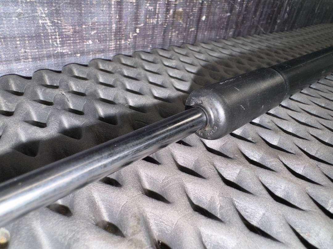 Амортизатор капота, 1210 рублей, Красноярск