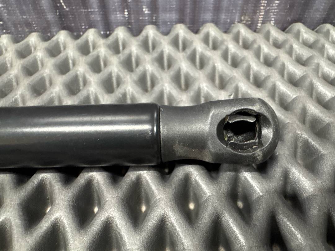 Амортизатор капота, 1210 рублей, Красноярск