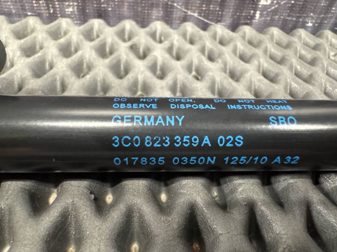 Амортизатор капота, 1210 рублей, Красноярск