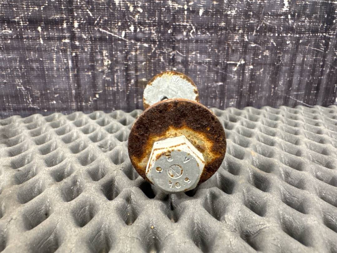 Болт развальный, 710 рублей, Красноярск