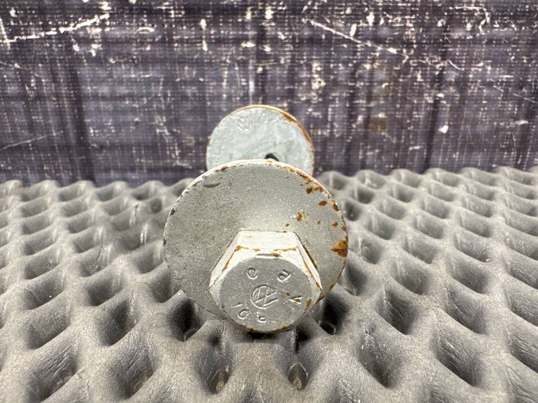 Болт развальный, 710 рублей, Красноярск