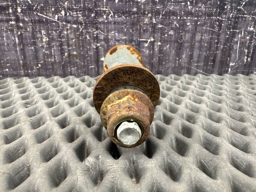 Болт развальный, 710 рублей, Красноярск