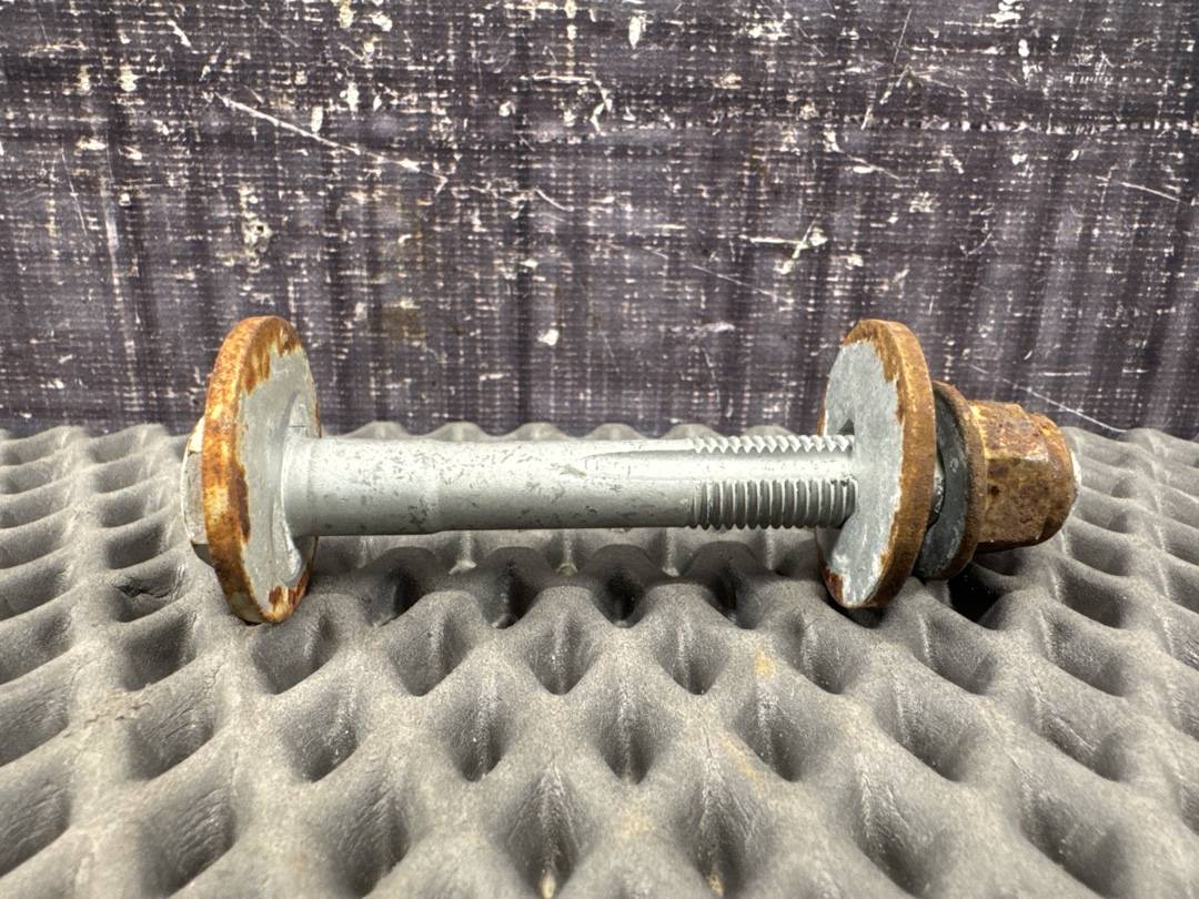 Болт развальный, 710 рублей, Красноярск