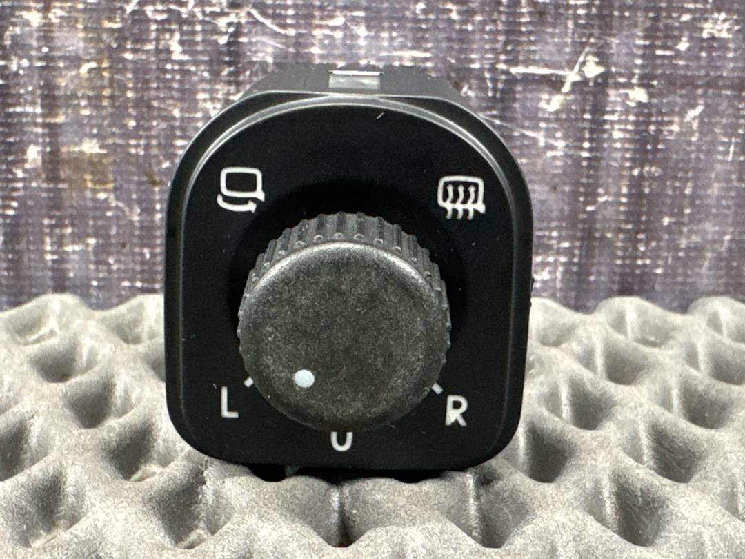 Кнопка регулировки зеркал, 1670 рублей, Красноярск