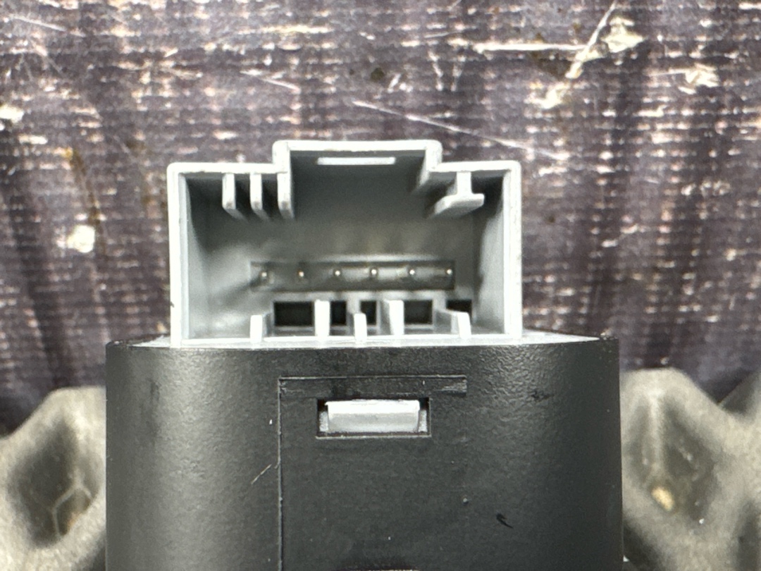 Кнопка регулировки зеркал, 1670 рублей, Красноярск