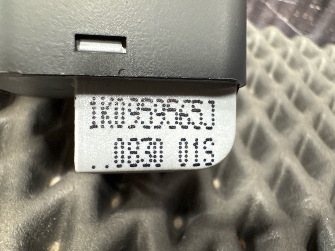 Кнопка регулировки зеркал, 1670 рублей, Красноярск