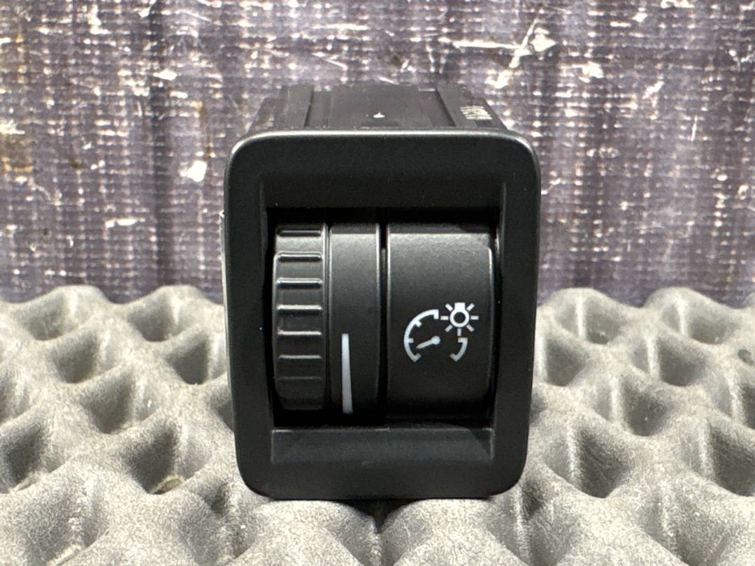 Кнопка яркости подсветки, 520 рублей, Красноярск