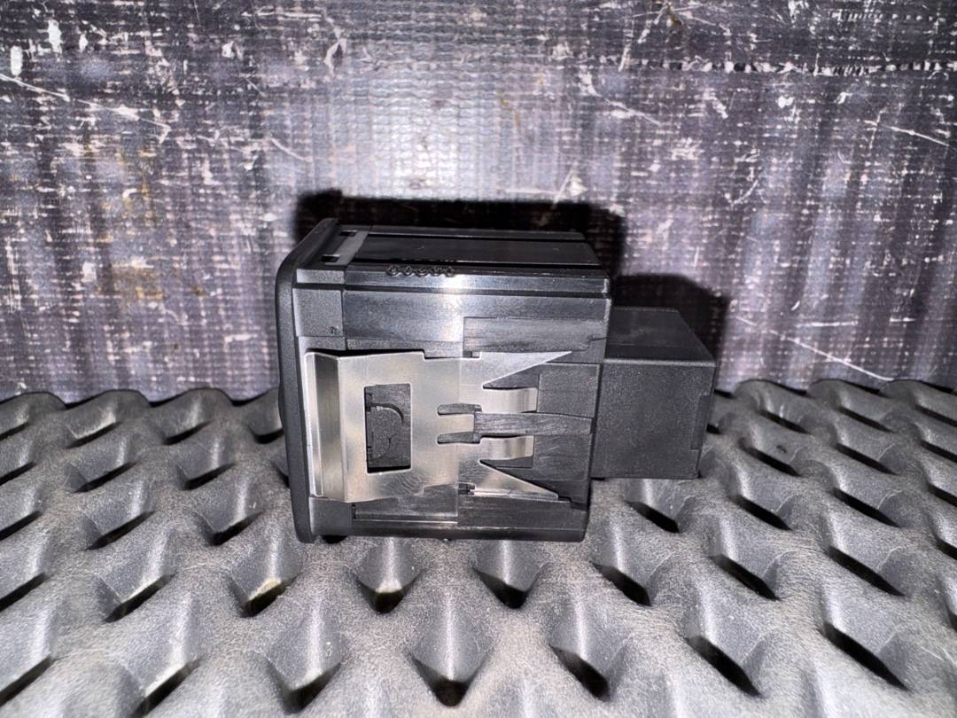 Кнопка яркости подсветки, 520 рублей, Красноярск