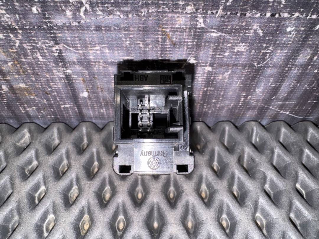 Кнопка яркости подсветки, 520 рублей, Красноярск