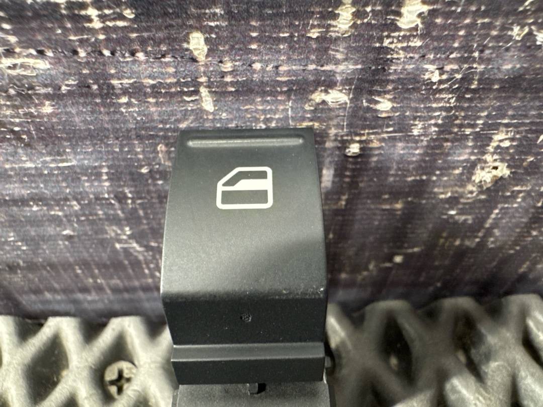 Кнопка стеклоподъемника, 730 рублей, Красноярск