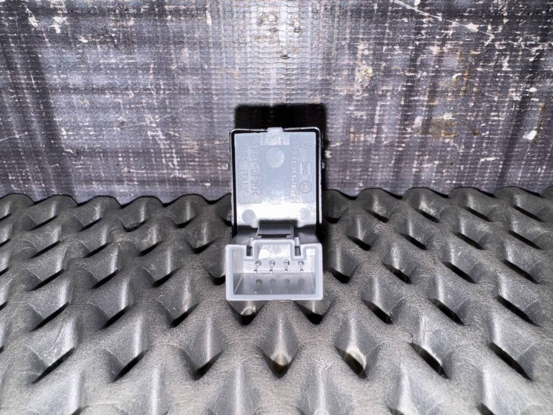 Кнопка стеклоподъемника, 730 рублей, Красноярск