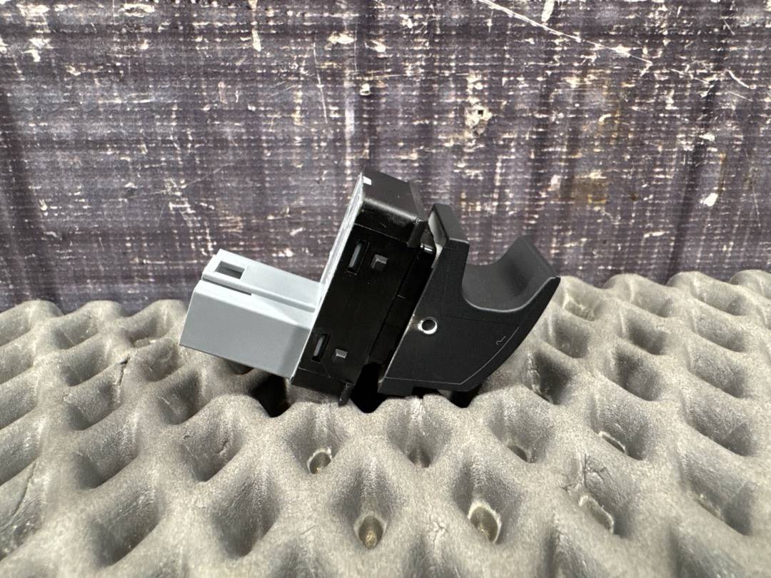 Кнопка стеклоподъемника, 730 рублей, Красноярск