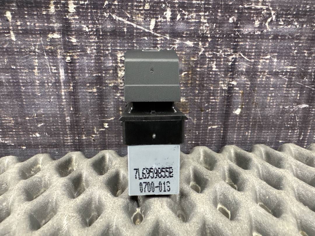 Кнопка стеклоподъемника, 730 рублей, Красноярск