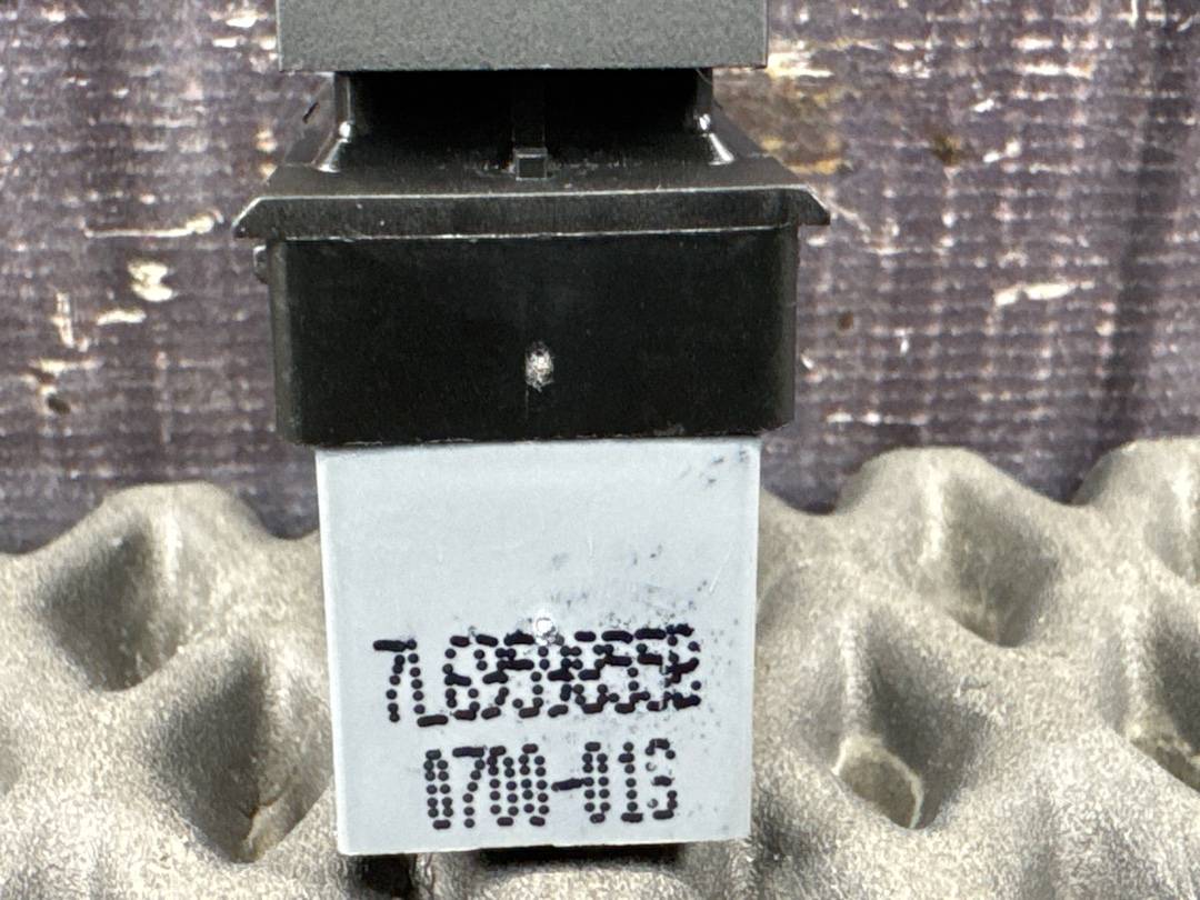 Кнопка стеклоподъемника, 730 рублей, Красноярск