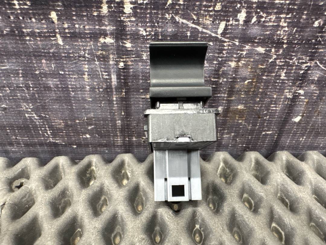 Кнопка стеклоподъемника, 730 рублей, Красноярск