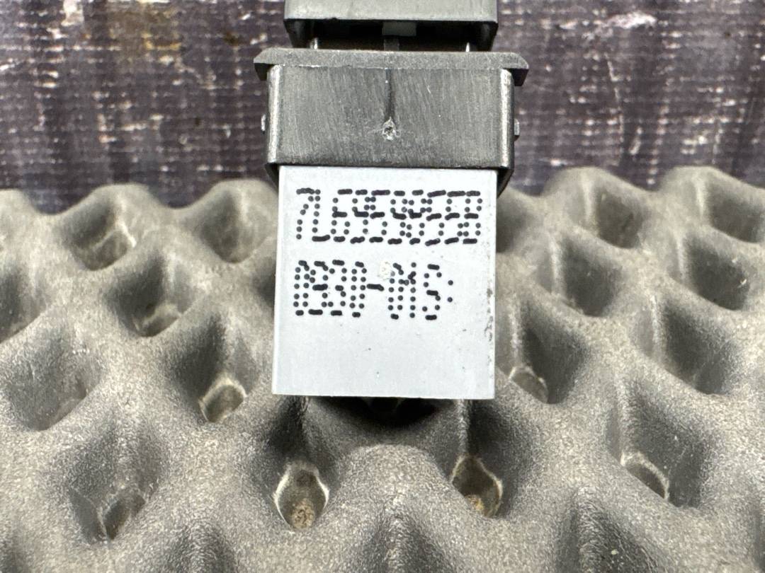 Кнопка стеклоподъемника, 730 рублей, Красноярск