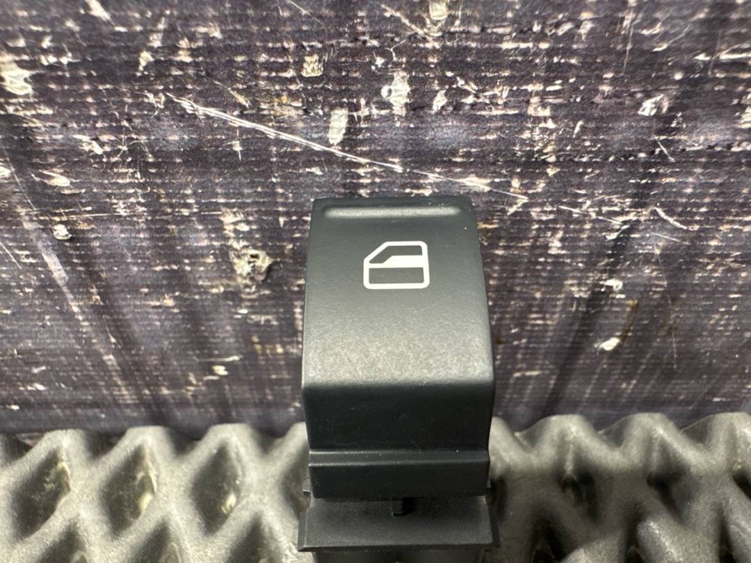 Кнопка стеклоподъемника, 730 рублей, Красноярск