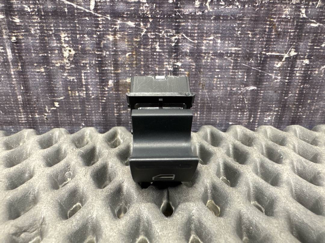 Кнопка стеклоподъемника, 730 рублей, Красноярск