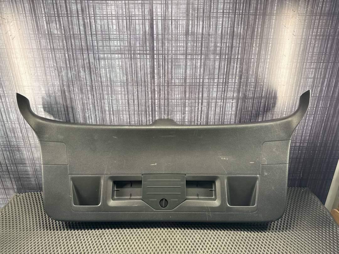 Обшивка крышки багажника, 1880 рублей, Красноярск