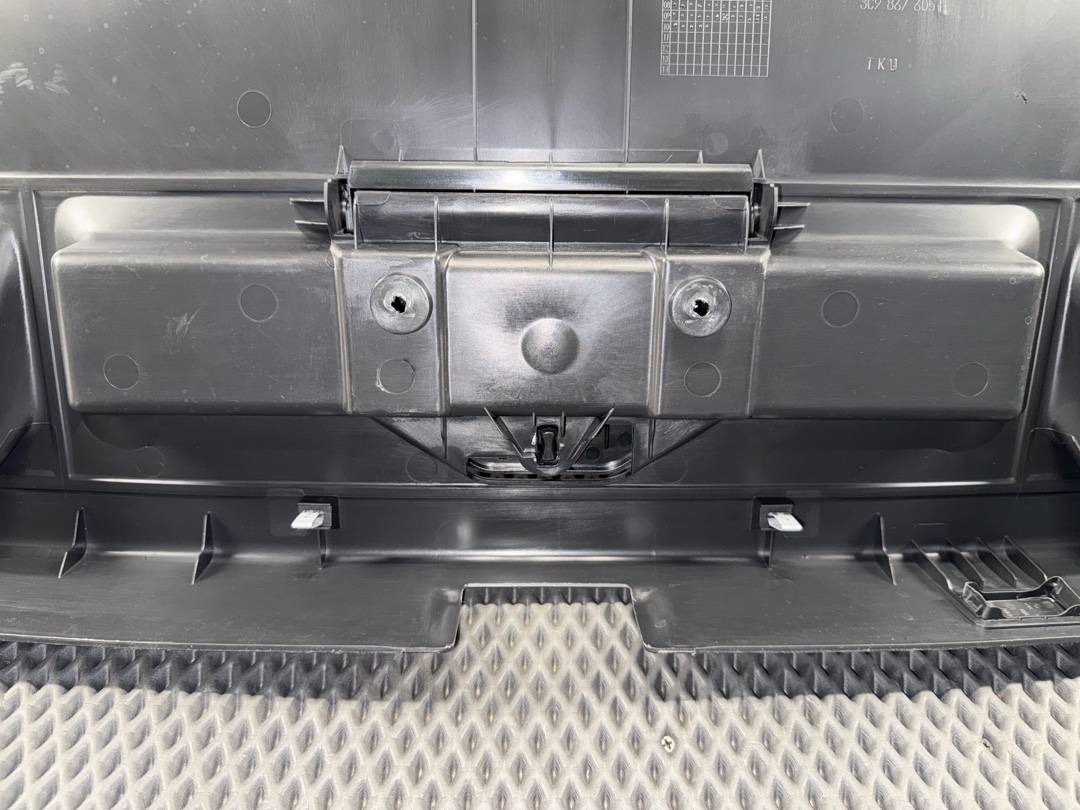 Обшивка крышки багажника, 1880 рублей, Красноярск