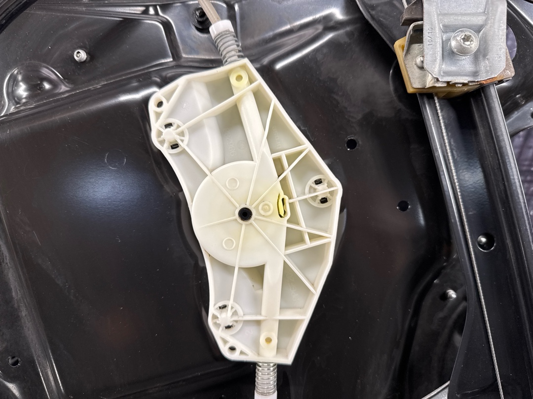 Стеклоподъемник, 2860 рублей, Красноярск