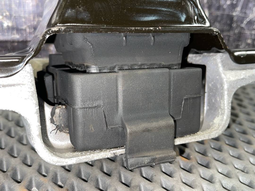 Подушка КПП, 3940 рублей, Красноярск