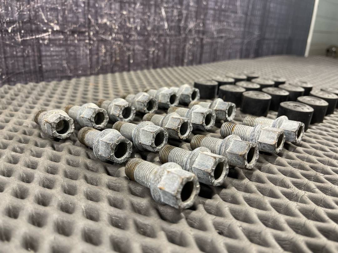 Комплект колесных болтов, 3760 рублей, Красноярск