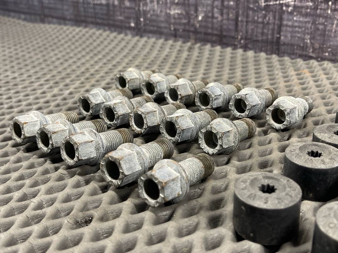 Комплект колесных болтов, 3760 рублей, Красноярск