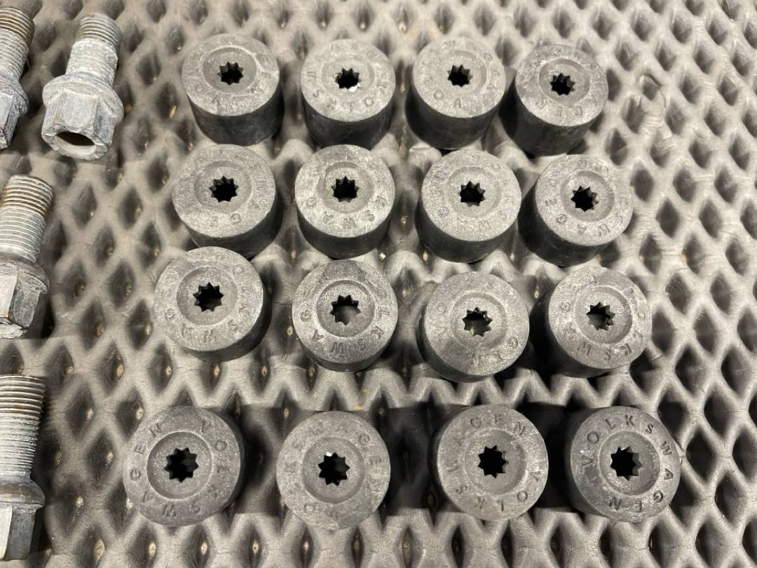 Комплект колесных болтов, 3760 рублей, Красноярск