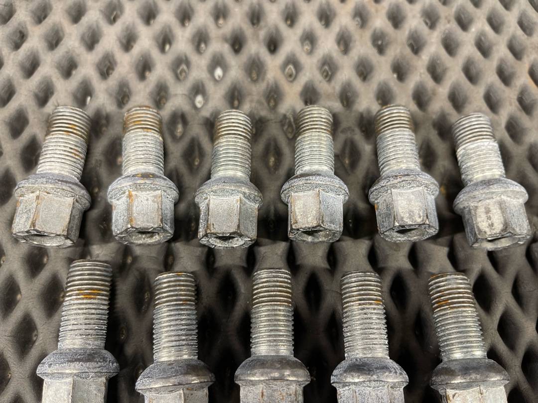 Комплект колесных болтов, 3760 рублей, Красноярск