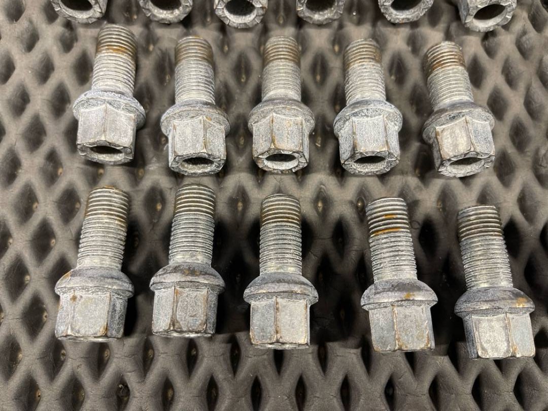 Комплект колесных болтов, 3760 рублей, Красноярск