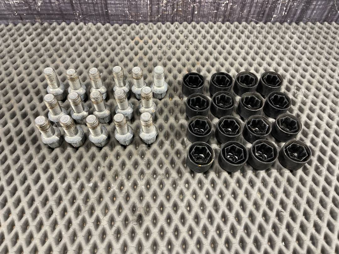 Комплект колесных болтов, 3760 рублей, Красноярск