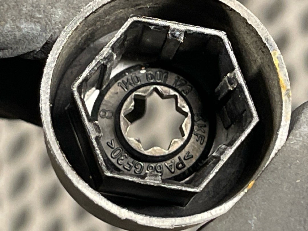 Комплект колесных болтов, 3760 рублей, Красноярск