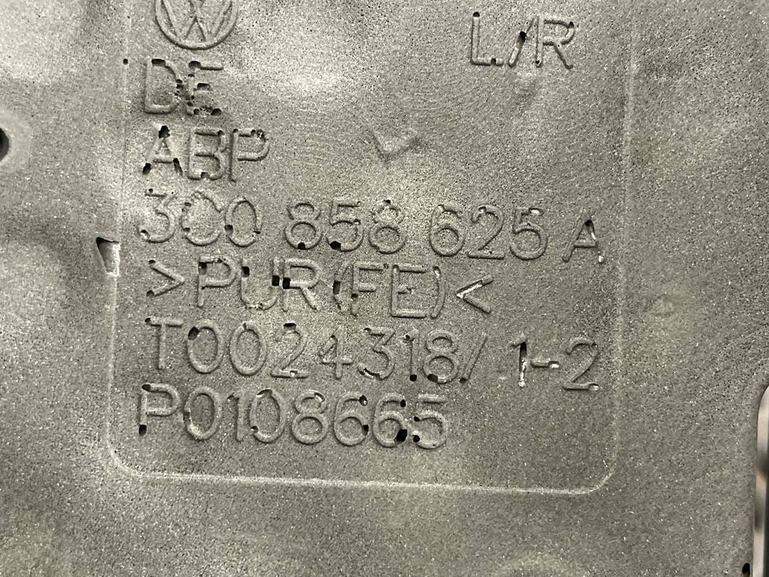 Кожух рулевой колонки, 1420 рублей, Красноярск