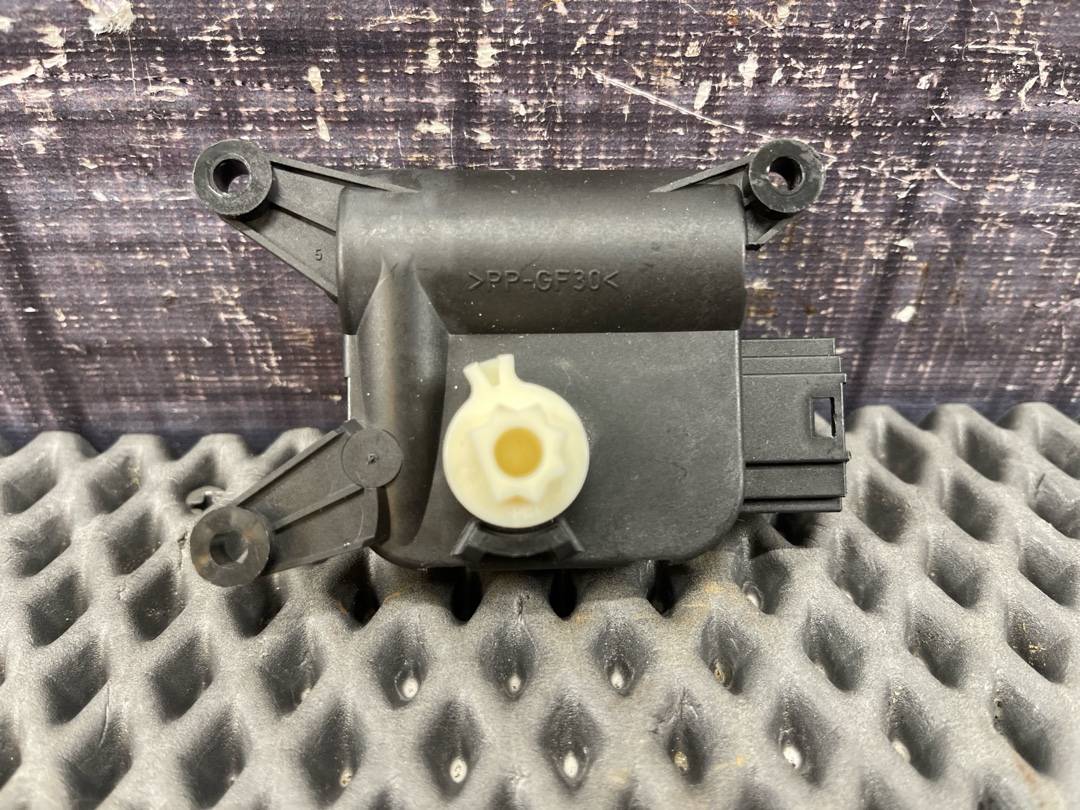 Мотор заслонки печки, 1470 рублей, Красноярск